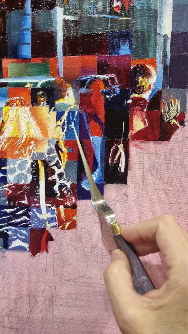 Oil-Palette-Color-Painting-Knife-Detail.jpg Close-up of a palette knife collecting color from an oil palette.